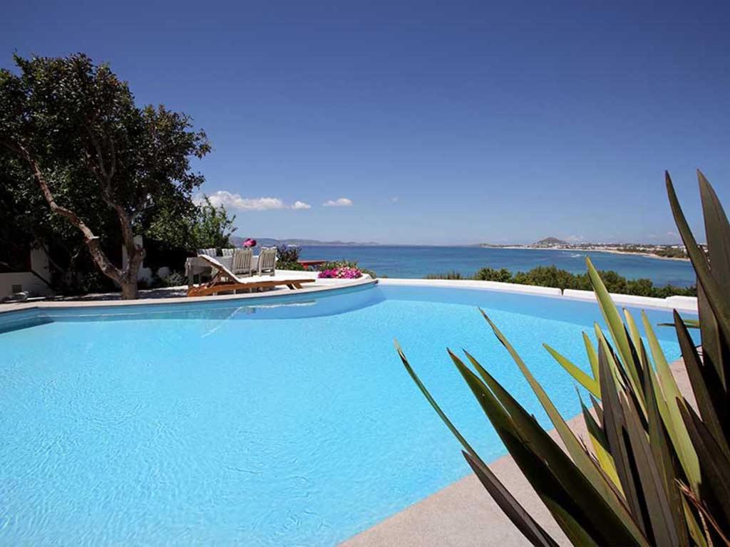 Paradise In Naxos 3*