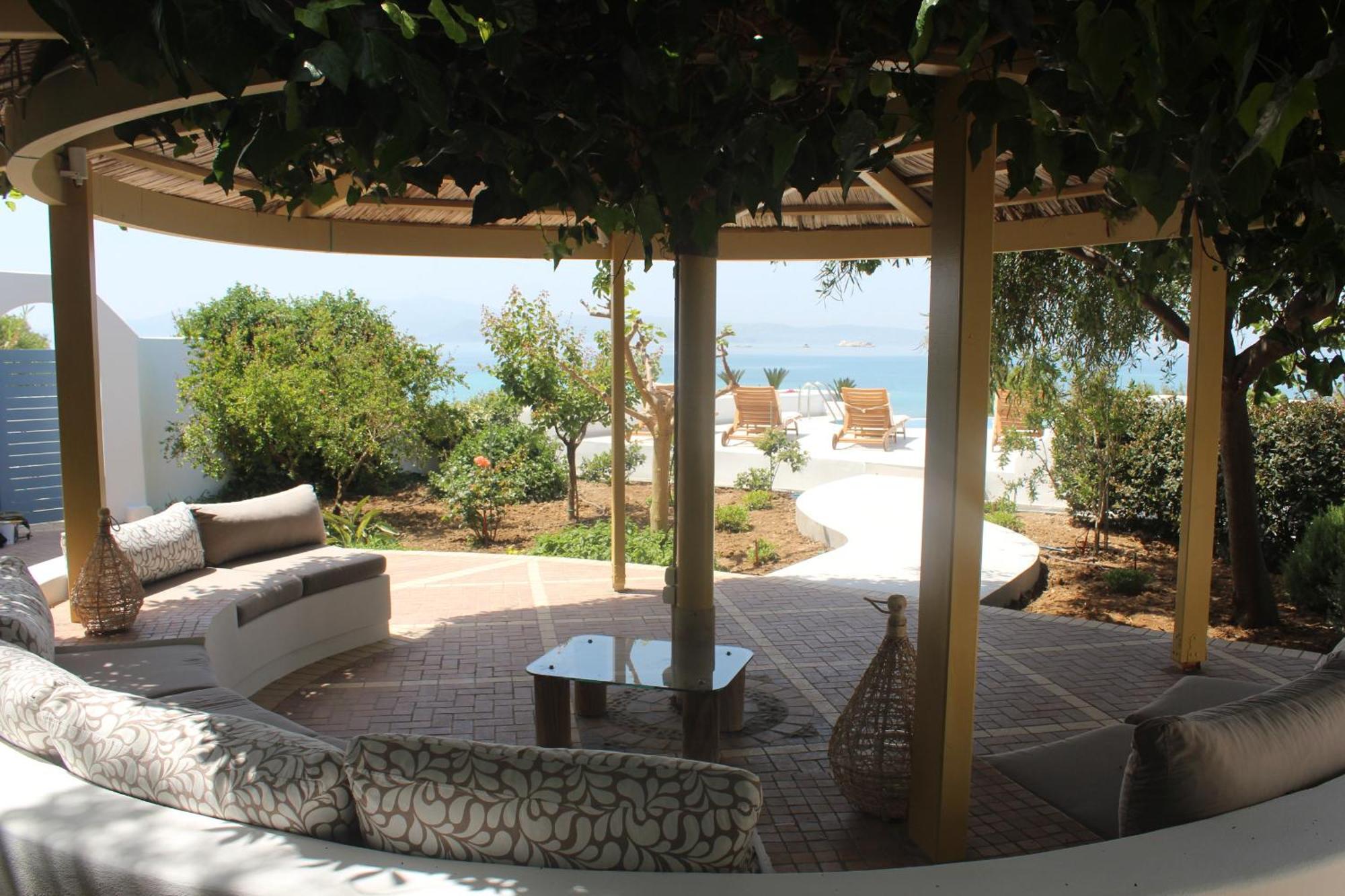 Paradise In Naxos 3*