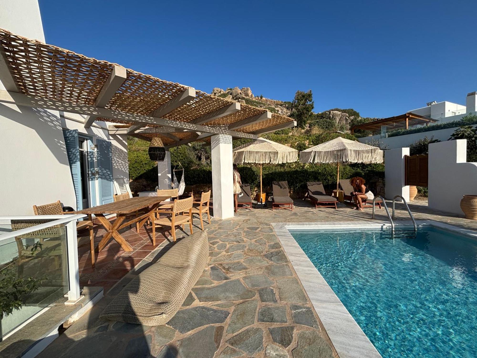 Hotel Paradise In Naxos 3*