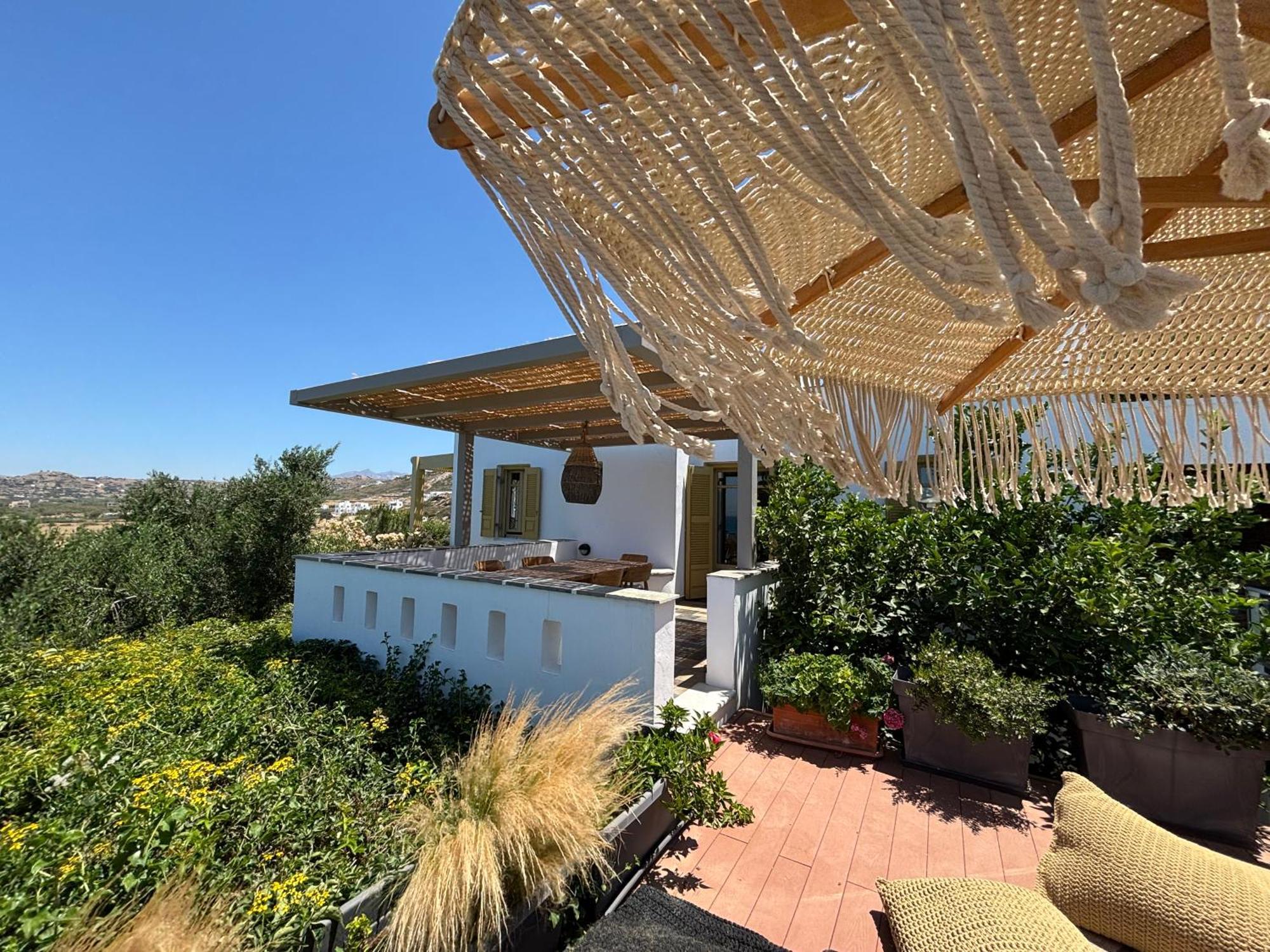 Paradise In Naxos 3*
